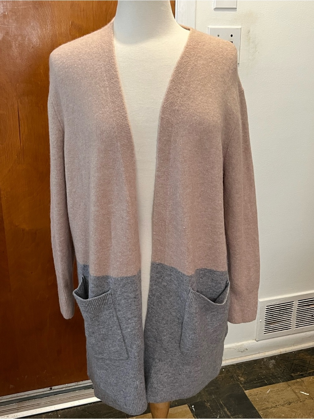 Madewell Women's Open Front cardigan Sweater Medium Beige Tan and Gray. Pockets